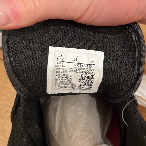 Youth 6.5 mystic green Jordan 1 lows RARE and high priced! - Picture 4 of 5